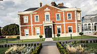 The Garden Room Terrace Doubletree By Hilton Chester