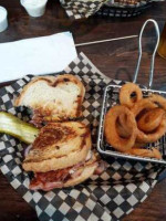 Oddfellas Pub