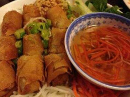 Le's Vietnamese Cuisine
