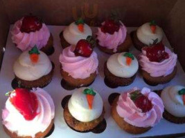 Couture Cakes By Nika