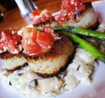 Hudson's At Main Street