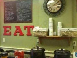 Lola's Cafe