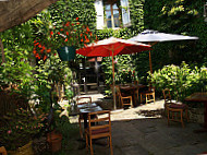 Les Tables de la Fontaine