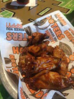 Hooters