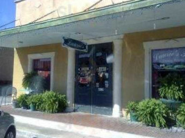 Laurie's Cafe