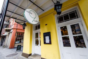 9 Roses Cafe