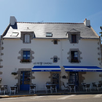 Le Petit Caveau