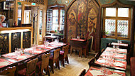 Aux Anysetiers Du Roy Restaurant