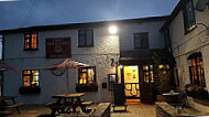 The Three Horseshoes Inn