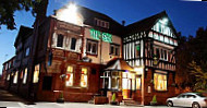 The Royal Oak Hotel & Restaurant