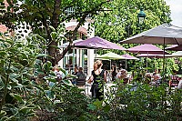 Le Pavillon Du Lac